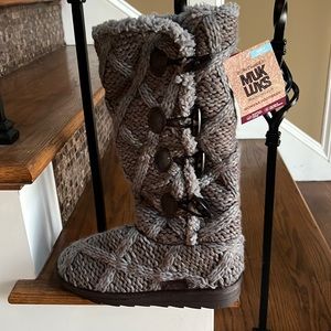 NWT The original Mike Luks boots    Premium Muk Luxe Lining